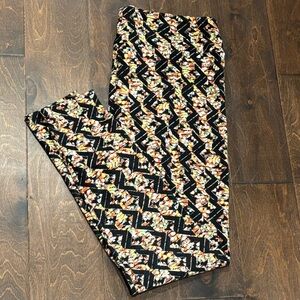 LuLaRoe Abstract Leggings Tall & Curvy